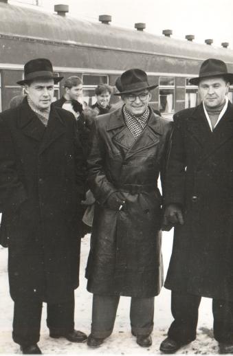 Начальники геомагнитных
станций ИФЗ (слева направо):
А. С. Большаков («Борок»),
К. Ю. Зыбин («Ловозеро»)
и Г. М. Солодовников
(«Петропавловск-
Камчатский»)